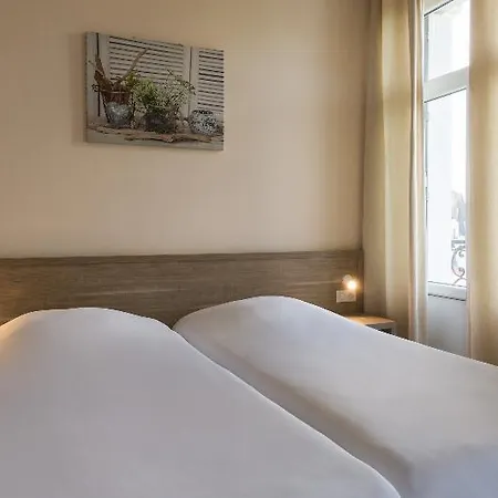 Bristol Hotel 3*